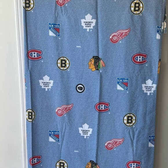 VTG NHL Hockey Original 6 Teams Logos Fitted Flat Bed Sheet Size: TWIN - Picture 2 of 5